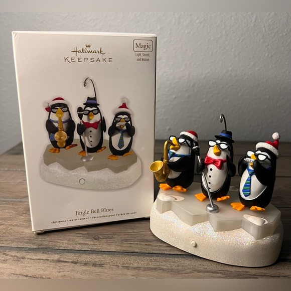 Hallmark Keepsake 2011 “Jingle Bell Blues” Christmas Ornament Magic Collection - Picture 2 of 10